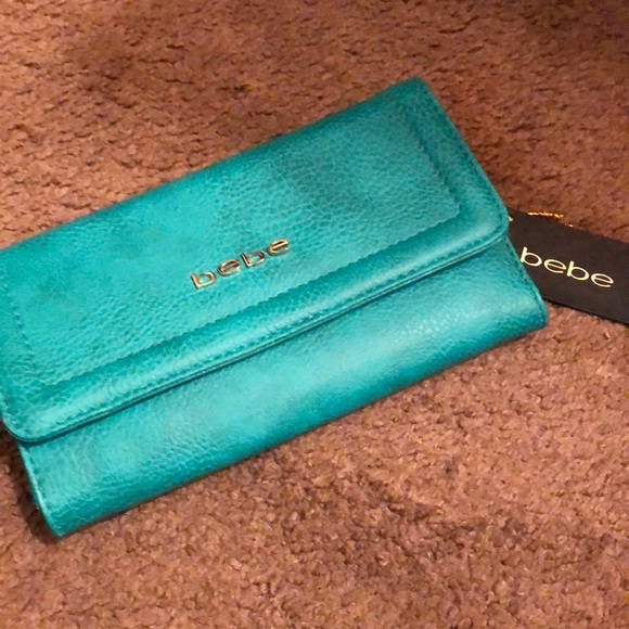 bebe Handbags - FLASH SALE❗️Bebe Wallet